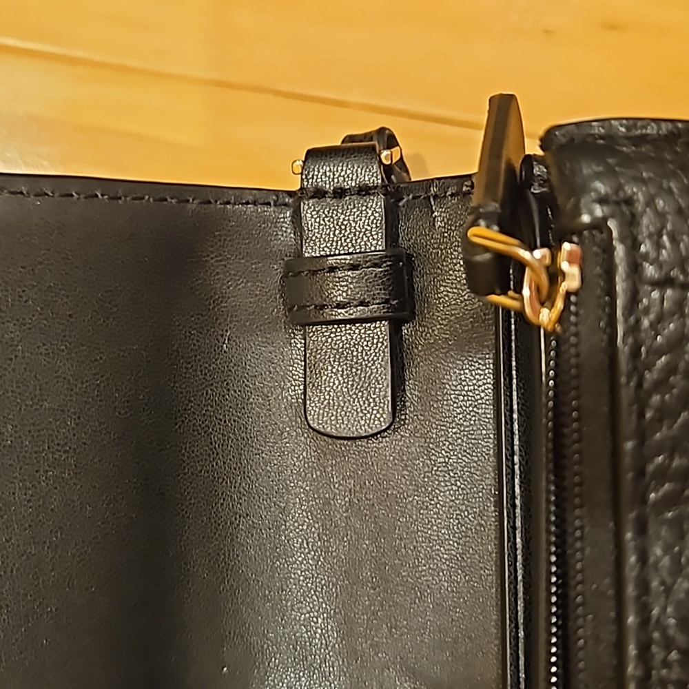 Kate Spade Pebble Leather Harlow Wallet on a String Black in Good Used Condition - Picture 8 of 15